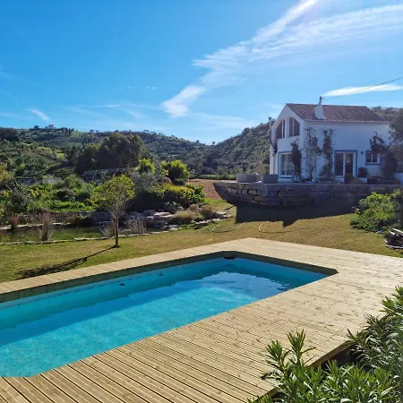 Beautiful 3-bed House In Casa de Férias Tavira