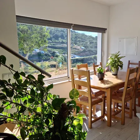 Beautiful 3-bed House In Σπίτι διακοπών Ταβίρα