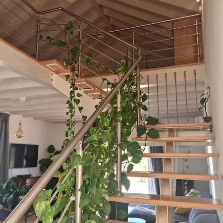 Beautiful 3-bed House In Σπίτι διακοπών *